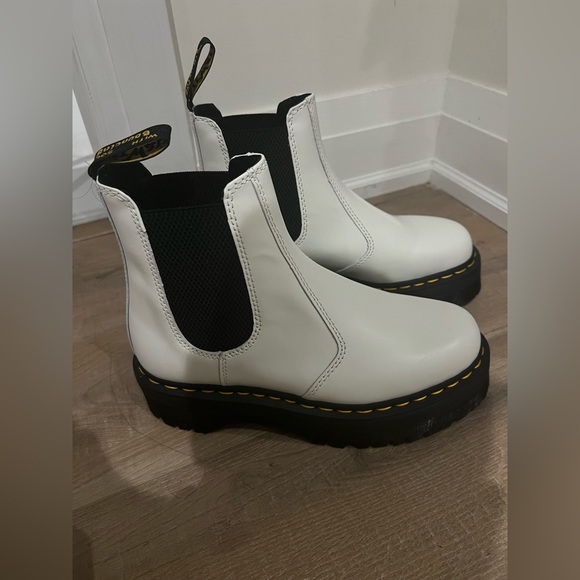 Dr. Martens white ankle boots - Picture 2 of 5